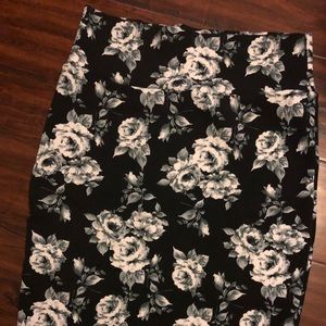 Lularoe Cassie Skirt - Black/White Floral